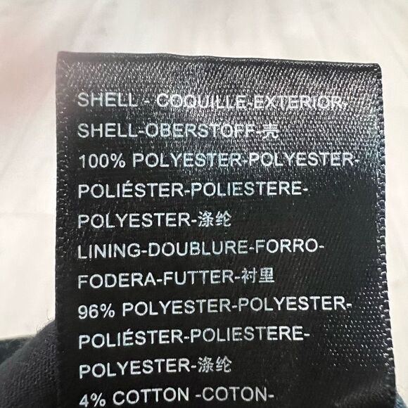 Urban Outfitters Carleton Metallic
High Rise Short size 8 - Picture 7 of 7